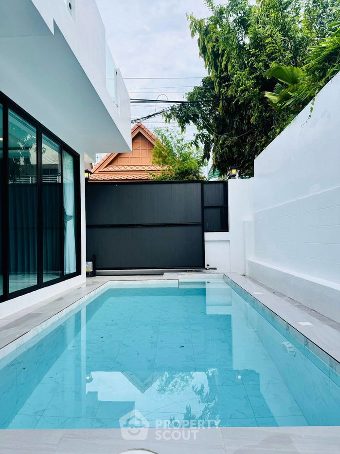 รูป วิลล่า 5-ห้องนอน ใกล้ เมืองพัทยา (ID 2118499) - รูปที่ 22/24