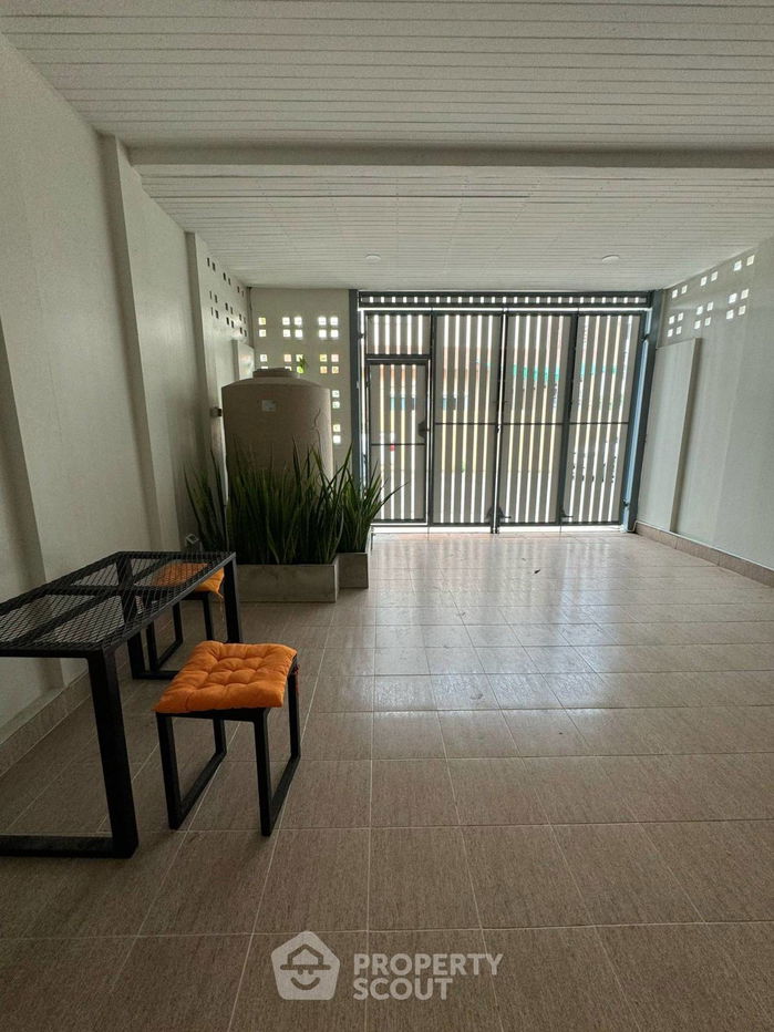 picture 3-BR Townhouse close to East Pattaya (ID 2136751) - 12/12