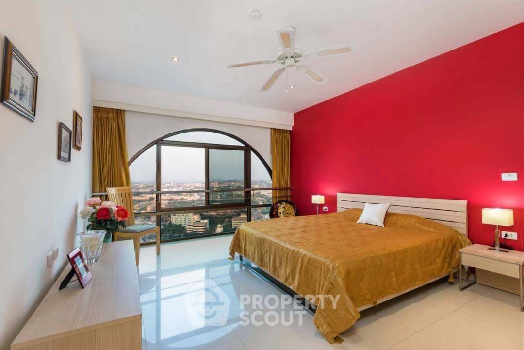 picture 3-BR Duplex at Jomtien Plaza Condotel close to Jomtien Beach (ID 1536895) - 9/17