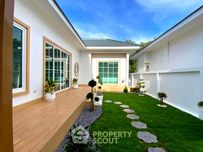 Houses for sale Prachaubkirikhan : 3-BR Villa in Hin Lek Fai (ID 1849689)
