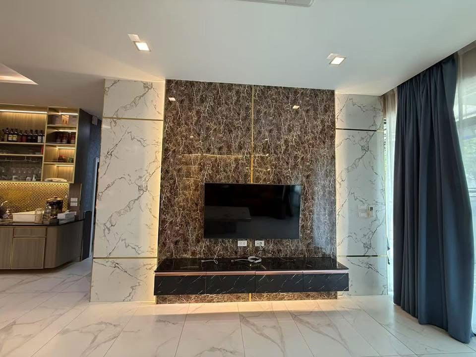 picture ♦ Prime Location ♦ Detached house 2 storey | 70.00 sq.w., 246.00 sq.m. | 6 bedrooms, 5 bathrooms | Near MRT Si Thepha 5 minutes - 8/11