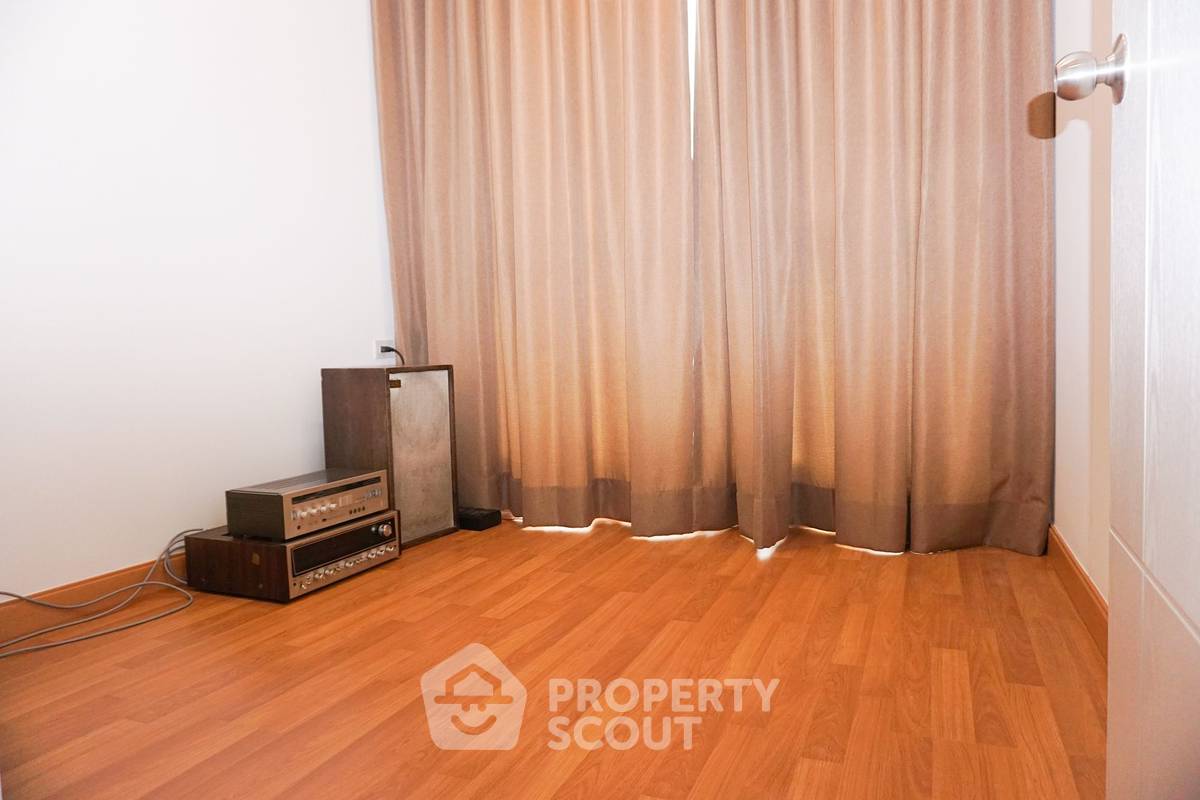 รูป คอนโด 1-ห้องนอน ที่ ลุมพินี เพลส รัชดา - สาธุ ใกล้ สาธุประดิษฐ์ (ID 2089985) - รูปที่ 2/6
