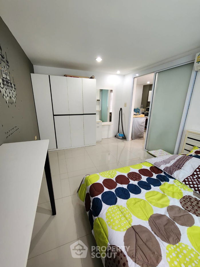 รูป คอนโด 1 นอน at The First Condo ใกล้คลองตำหรุ (ID 1139745) - รูปที่ 3/10