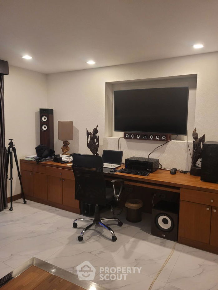 picture 3-BR Condo at Tropicana Condotel Pratumnak close to Phratamnak (ID 1920851) - 12/24