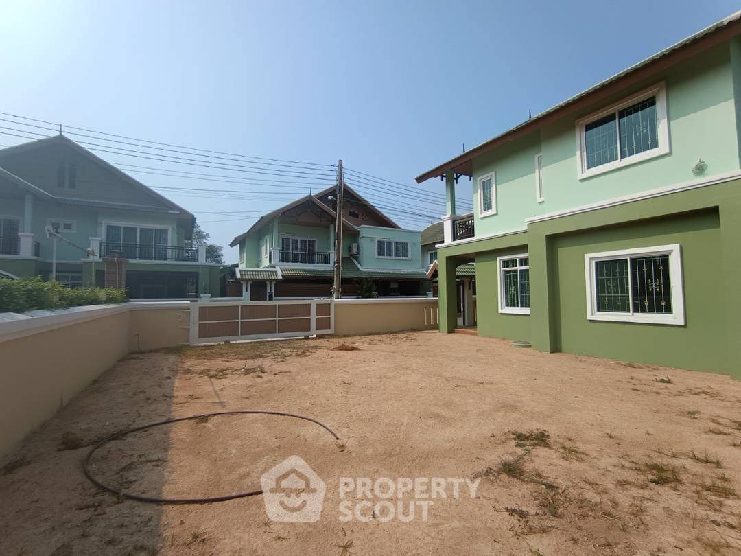 picture 3-BR House close to Pattaya (ID 2150723) - 12/13