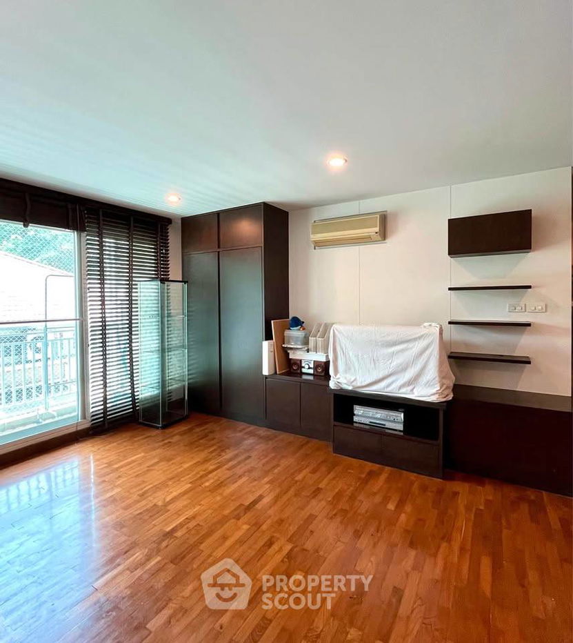 รูป คอนโด 3-ห้องนอน ที่ บ้าน สิริ เย็นอากาศ คอนโดมิเนียม ใกล้ MRT คลองเตย (ID 2180112) - รูปที่ 3/8