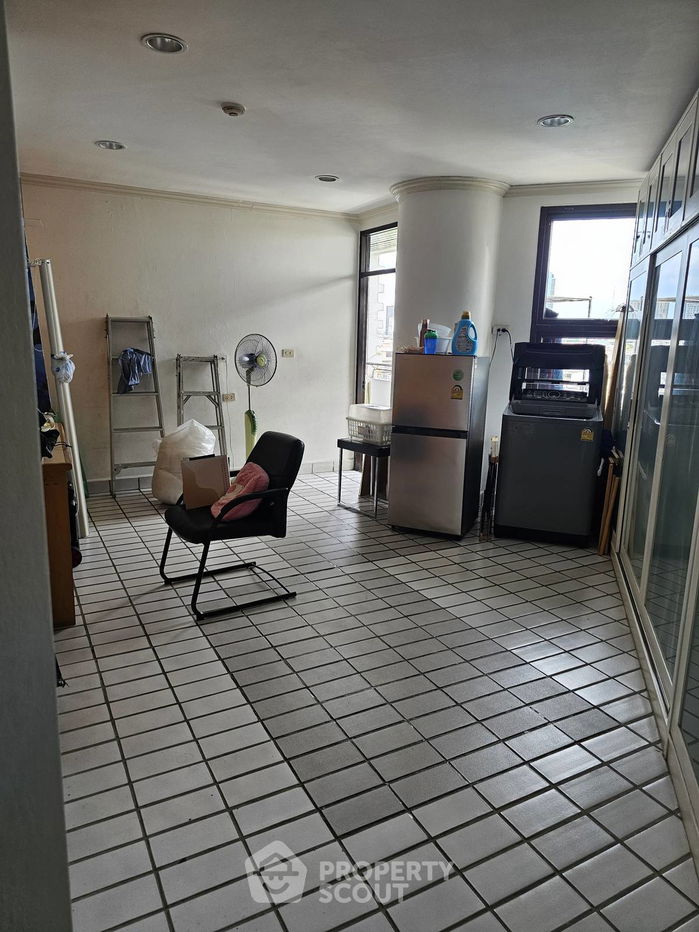 picture 3-BR Condo at Tridhos City Marina near BTS Wongwian Yai (ID 2102501) - 11/14
