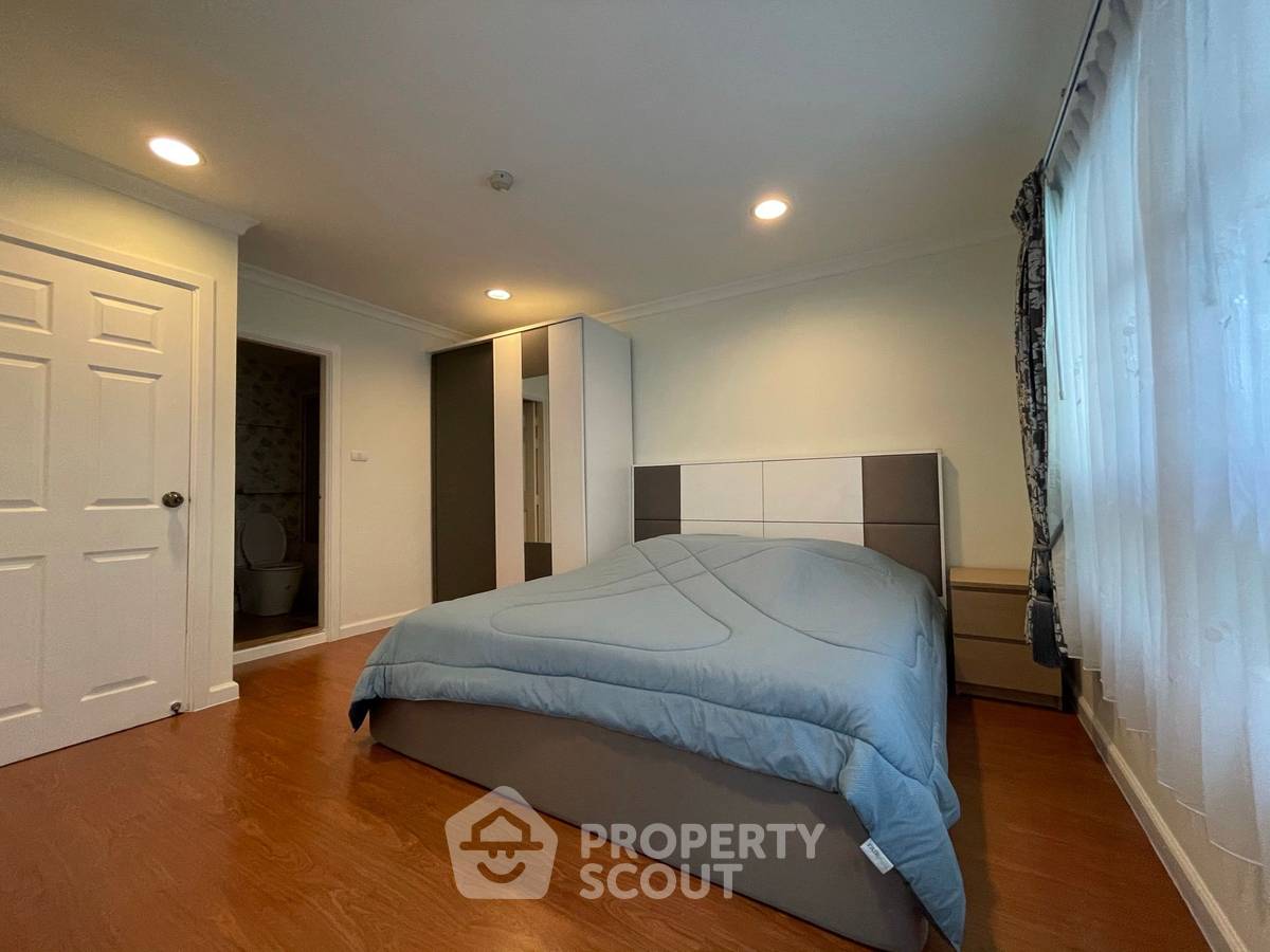 picture 3-BR Condo at Lumpini Suite Sukhumvit 41 near BTS Phrom Phong (ID 938204) - 5/12