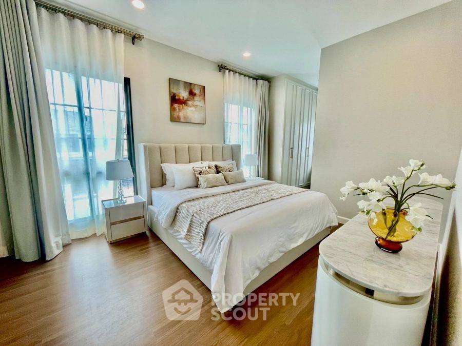picture 4-BR House at Setthasiri Ngamwongwan in Tha Sai (ID 2241289) - 3/9