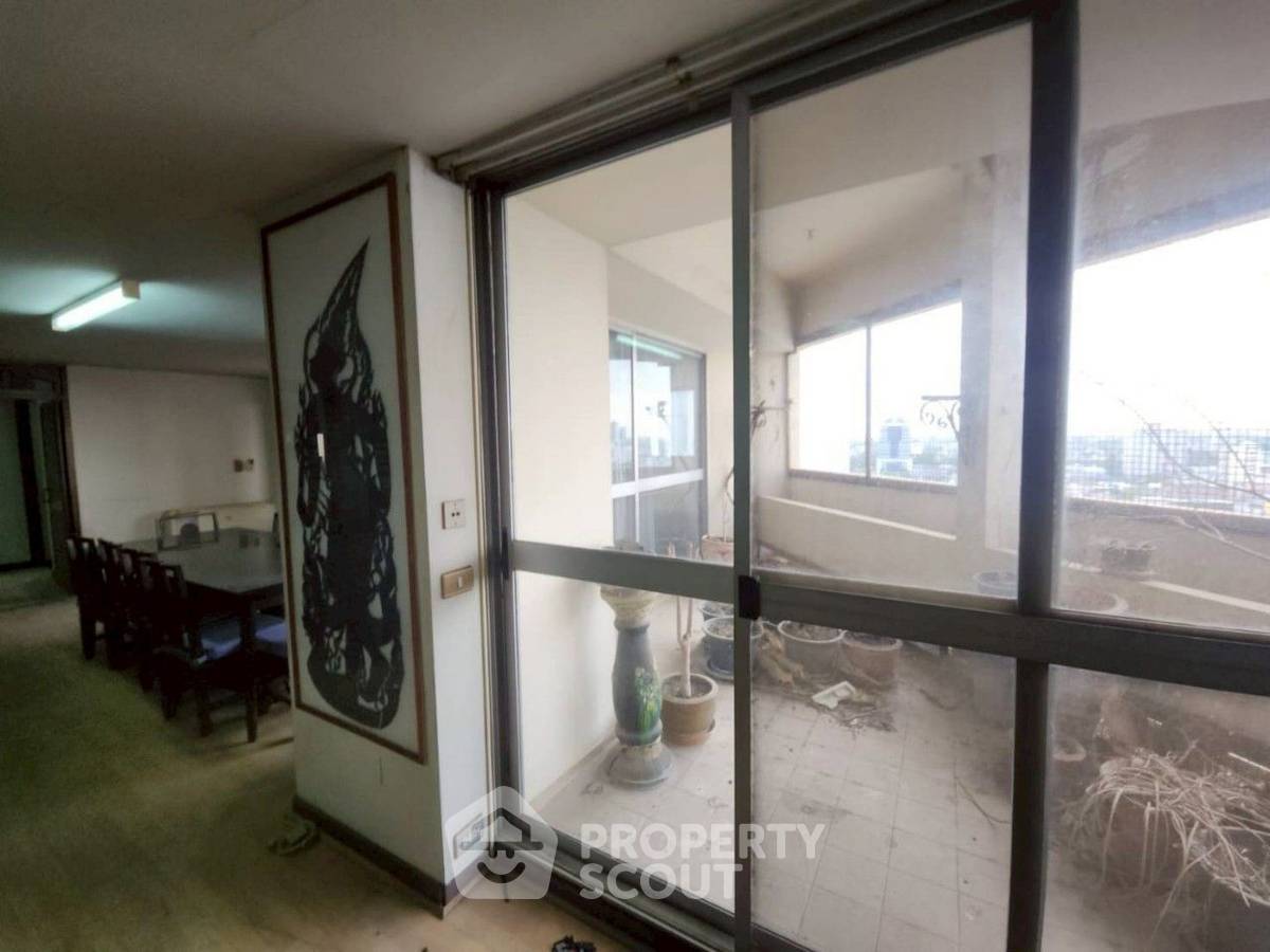 picture 3-BR Condo at Tai Ping Towers Sukhumvit 63 near ARL Ramkhamhaeng (ID 2228878) - 6/18