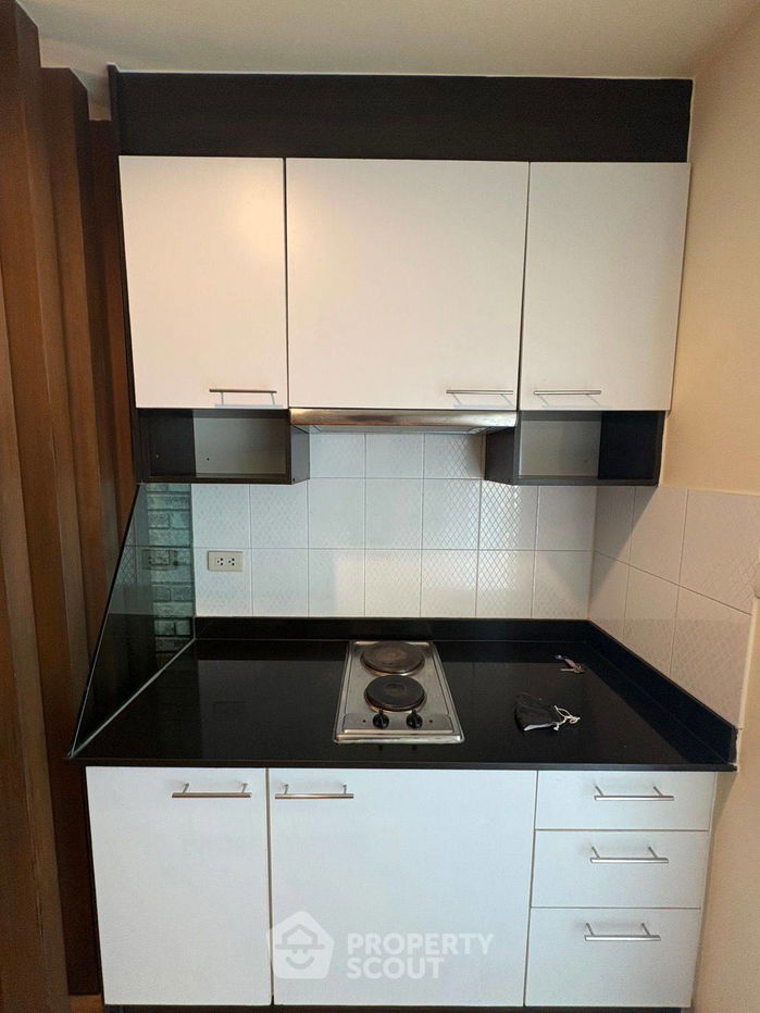 picture 2-BR Condo at The Amethyst Sukhumvit 39 near BTS Phrom Phong (ID 2100830) - 9/17