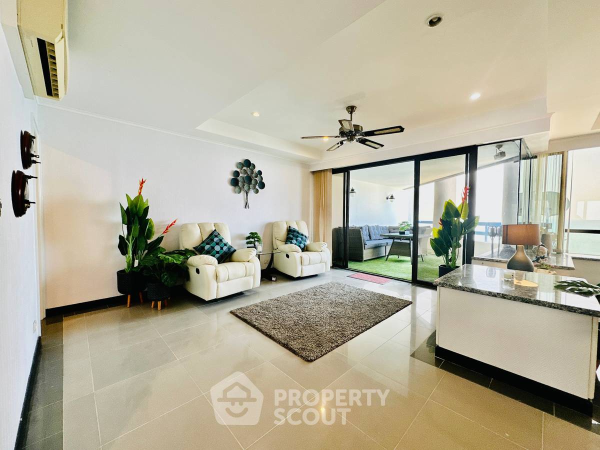 picture 3-BR Condo at Jomtien Plaza Condotel close to Jomtien Beach (ID 2069063) - 4/17