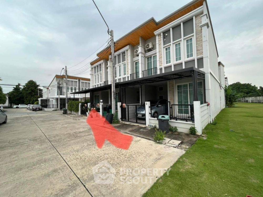 picture 3-BR Townhouse at Golden Town 2 Ramintra Wongwaen in Tha Raeng (ID 2150395) - 6/7
