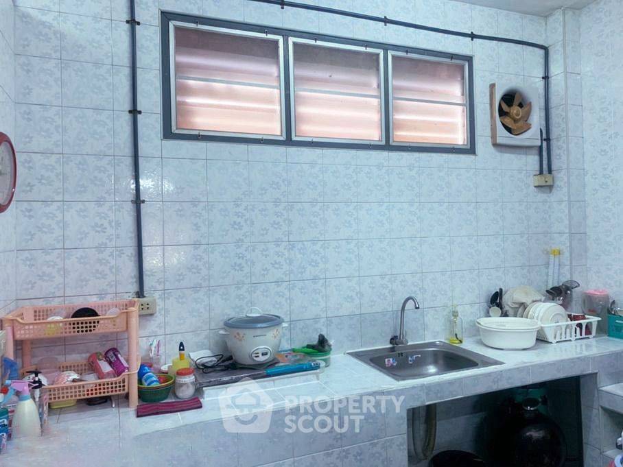 รูป ทาวน์เฮาท์ 4-ห้องนอน ที่ สินวงศ์ การ์เด้น ใน บางแค (ID 1445975) - รูปที่ 4/10