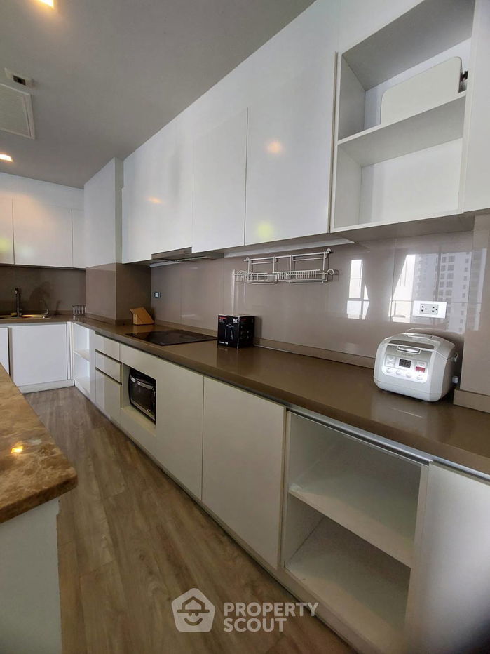 picture 3-BR Condo at Baan Plai Haad Pattaya close to Pattaya North (ID 999107) - 8/30