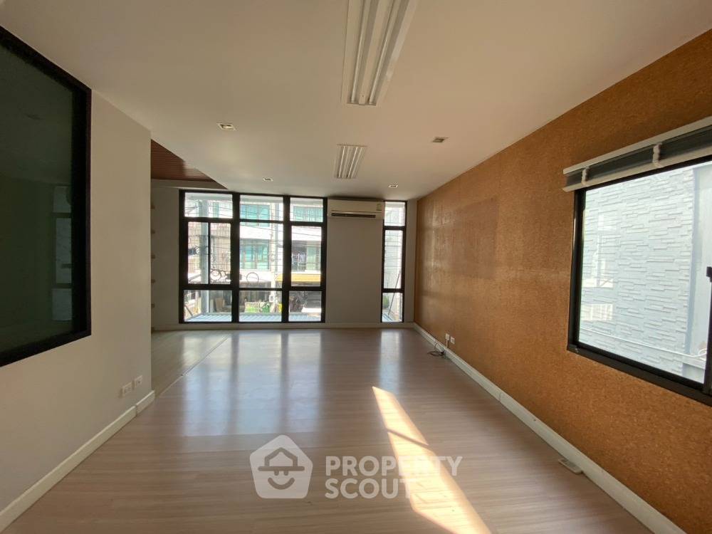 รูป ทาวน์เฮาท์ 3-ห้องนอน ใน บางแก้ว (ID 2053793) - รูปที่ 8/15