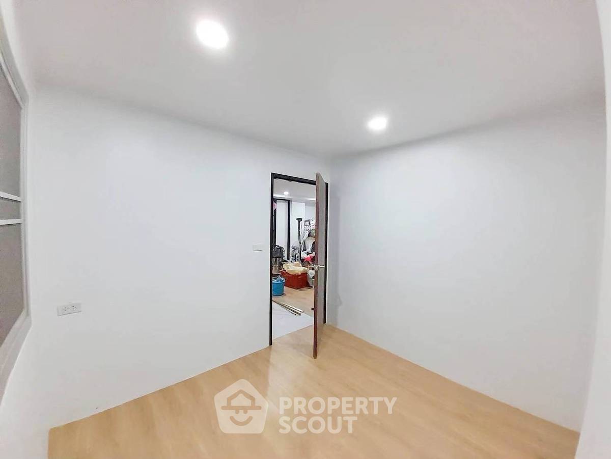 picture 5-BR Condo at Resorta Yen-Akat near MRT Khlong Toei (ID 2027895) - 5/15