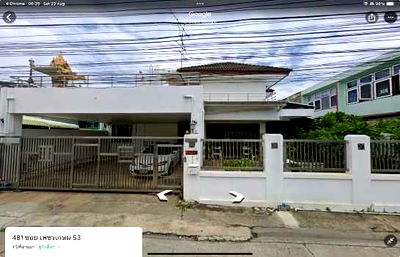 Houses for sale Phet Kasem Road : Single house for sale, Soi Petchkasem 53, area 70 sq m., strong structure, lots of usable space.