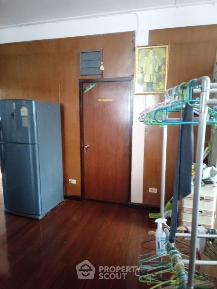 picture 3-BR House near MRT Sutthisan (ID 2155439) - 9/11