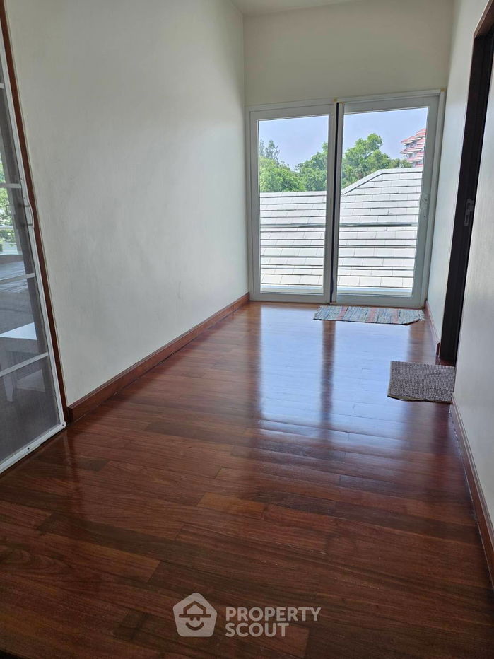 รูป บ้าน 4-ห้องนอน ที่ ซีบรีซ วิลล่า พัทยา ใน บางละมุง (ID 2292592) - รูปที่ 15/17