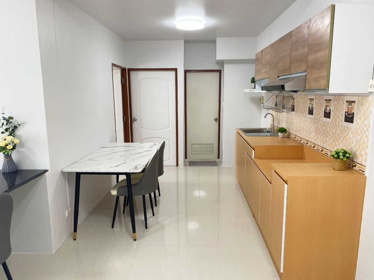 picture 📌For Sale !! 🔥 Big room, cheap for sale Can raise animals With private parking 💥 Ban Sukhothai Condo, Soi Ram 30/1 ✅ Near 2 BTS !! - 15/26