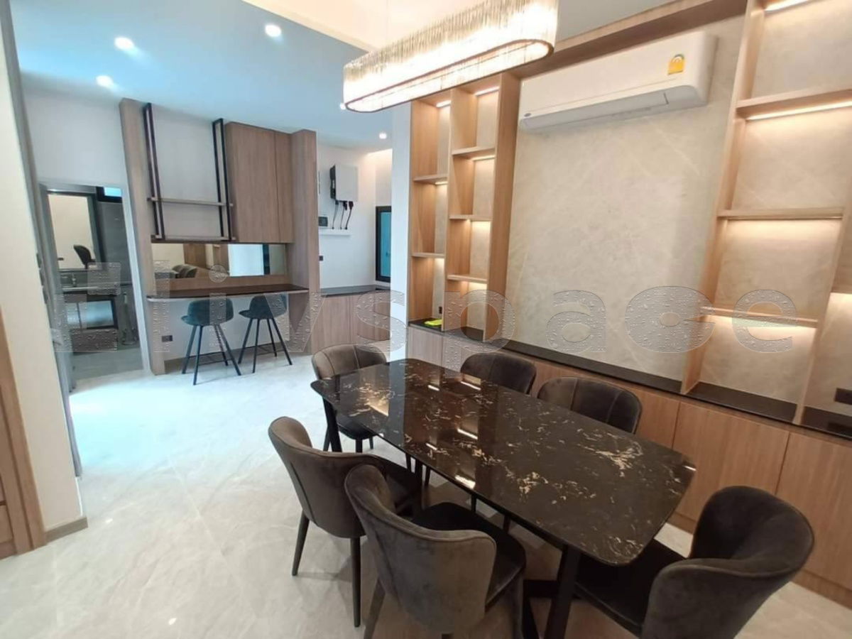 picture ▚ LA131ツ For Rent – 3-Storey Single House, Sukhumvit 71 –  4 Bedrooms Special Price ⭐ - 5/9