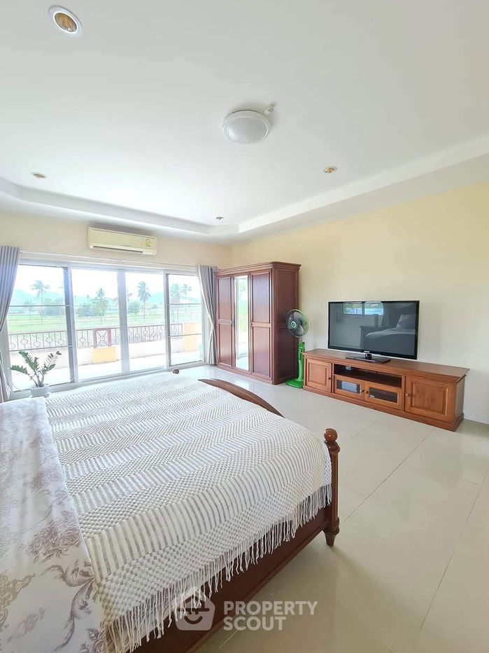 picture 4-BR Villa close to Nongnooch Garden Pattaya (ID 2137162) - 5/14