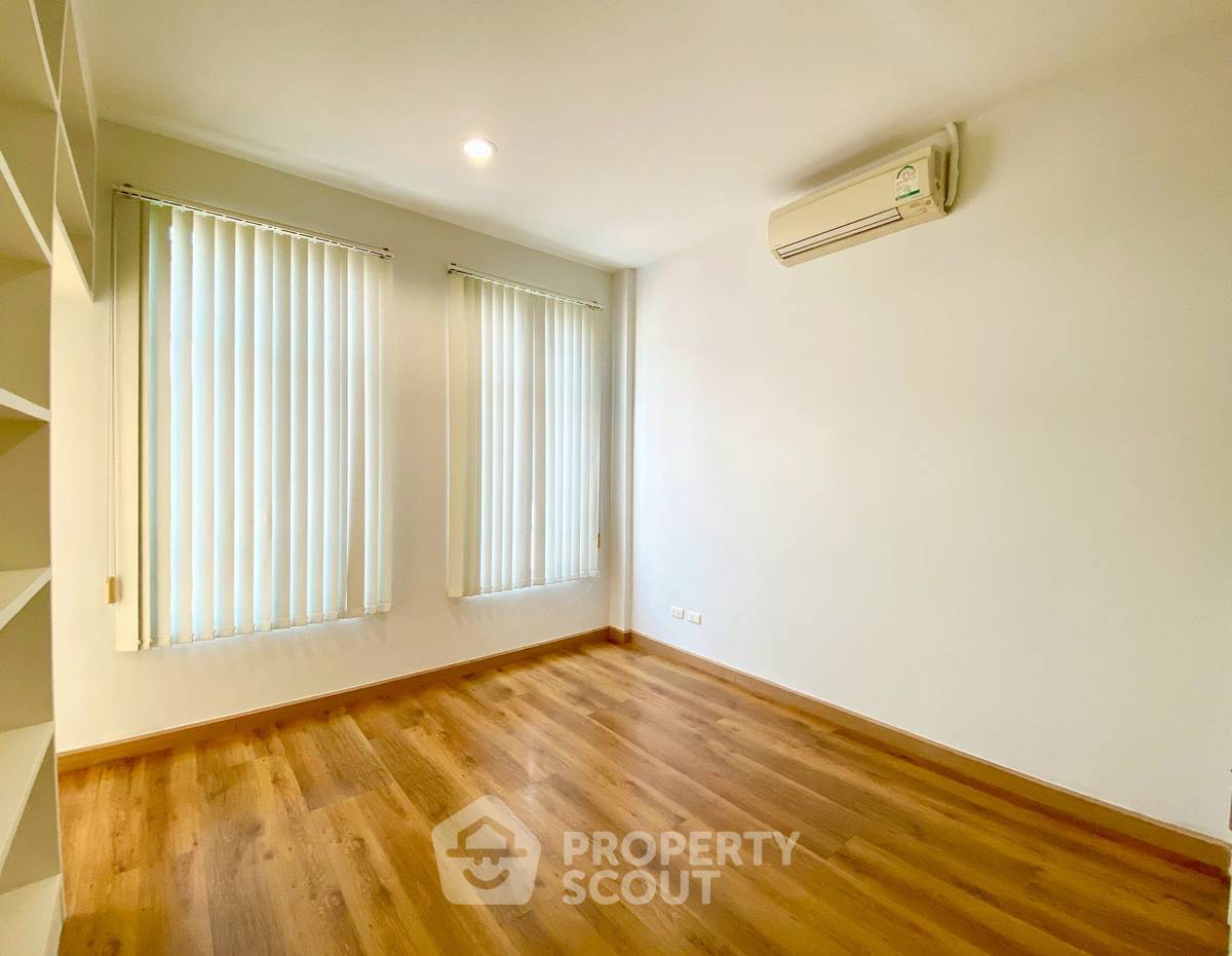 รูป ทาวน์เฮาท์ 3-ห้องนอน ที่ บ้านกลางเมือง มอนติ-คาร์โล ใน ลาดยาว (ID 2294599) - รูปที่ 11/38