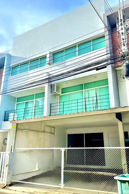 เช่าโฮมออฟฟิศ สมุทรปราการ : ให้เช่าโฮมออฟฟิศ 3 ชั้น Business Town เทพารักษ์ ติดโลตัส ซิตี้ บางพลี 