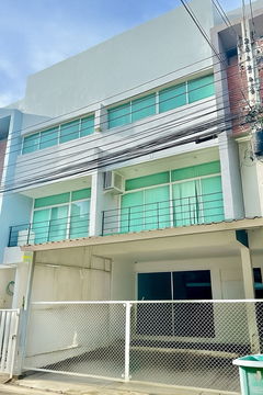 ให้เช่าโฮมออฟฟิศ 3 ชั้น Business Town เทพารักษ์ ติดโลตัส ซิตี้ บางพลี 