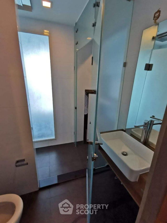 picture 1-BR Condo at A Space Asoke-Ratchada near MRT Phra Ram 9 (ID 890108) - 10/11