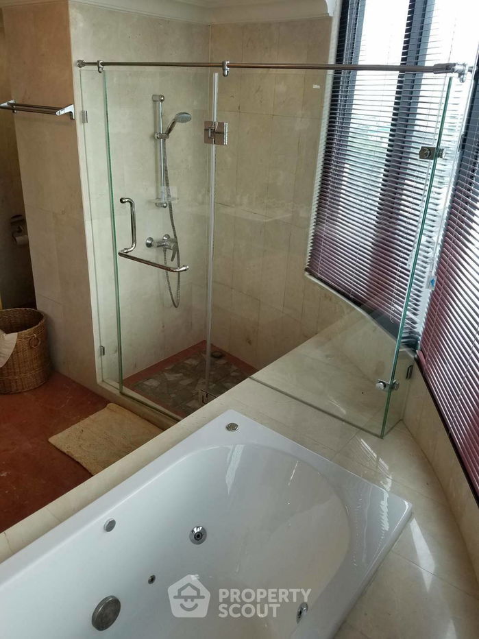 picture 3-BR Condo at Royal River Place in Bang Phong Phang (ID 1073938) - 8/13