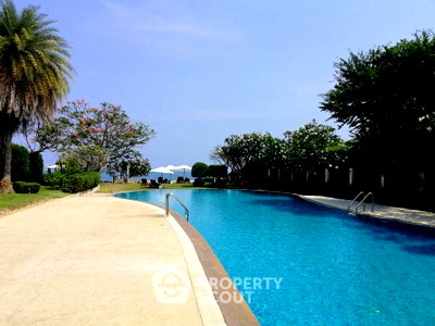 Condos for sale : 4-BR Condo at Baan Saechuan close to Hua Hin City (ID 1238132)