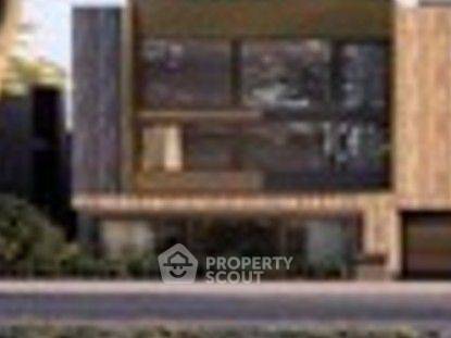 picture 3-BR Townhouse near BTS Phra Khanong (ID 1941069) - 2/5