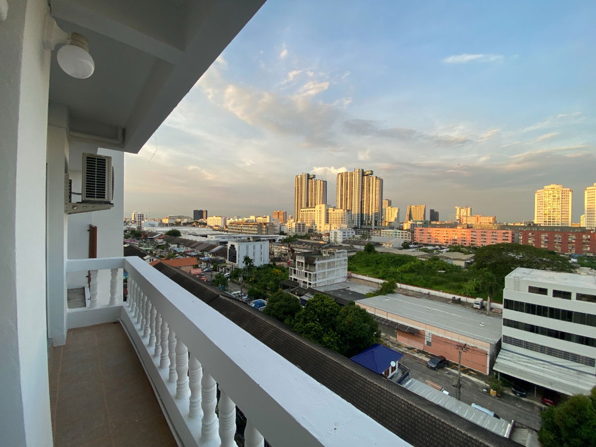 picture 📌For Sale !! 🔥 Big room, cheap for sale Can raise animals With private parking 💥 Ban Sukhothai Condo, Soi Ram 30/1 ✅ Near 2 BTS !! - 23/26