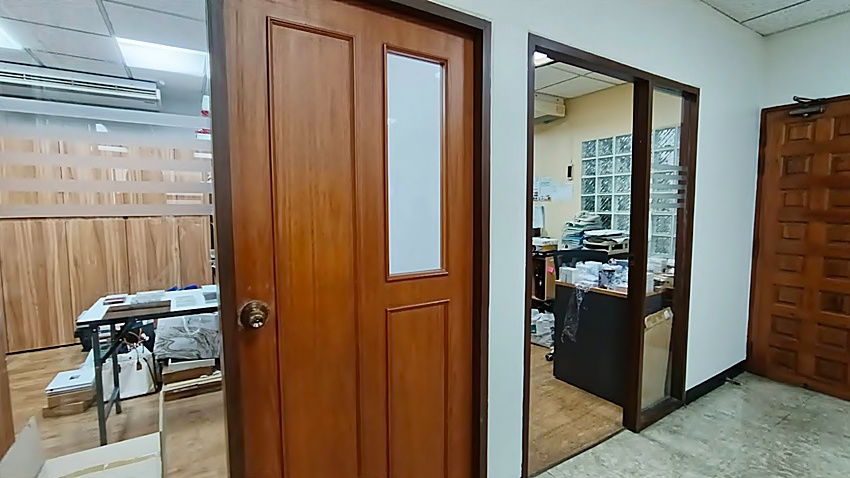 รูป พื้นที่สำนักงาน 110 ตรม และ 170 ตรม ซอยรพ.บำรุงราษฎร์ BTS เพลินจิต - รูปที่ 1/21