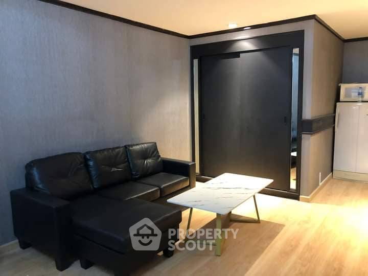 picture Studio Condo at Jomtien Plaza Condotel close to Jomtien Beach (ID 1107723) - 1/9