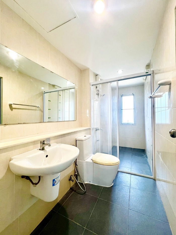 picture For Rent Baan Klang Muang Urbanion Srinakarin ✔️ 3-story modern townhome near Srinakarin Road 35,000 bath/month - 17/19