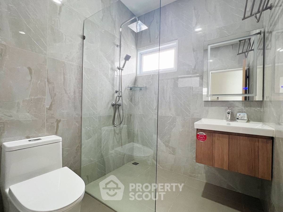 รูป วิลล่า 4-ห้องนอน ใกล้ เมืองพัทยา (ID 2129549) - รูปที่ 16/17