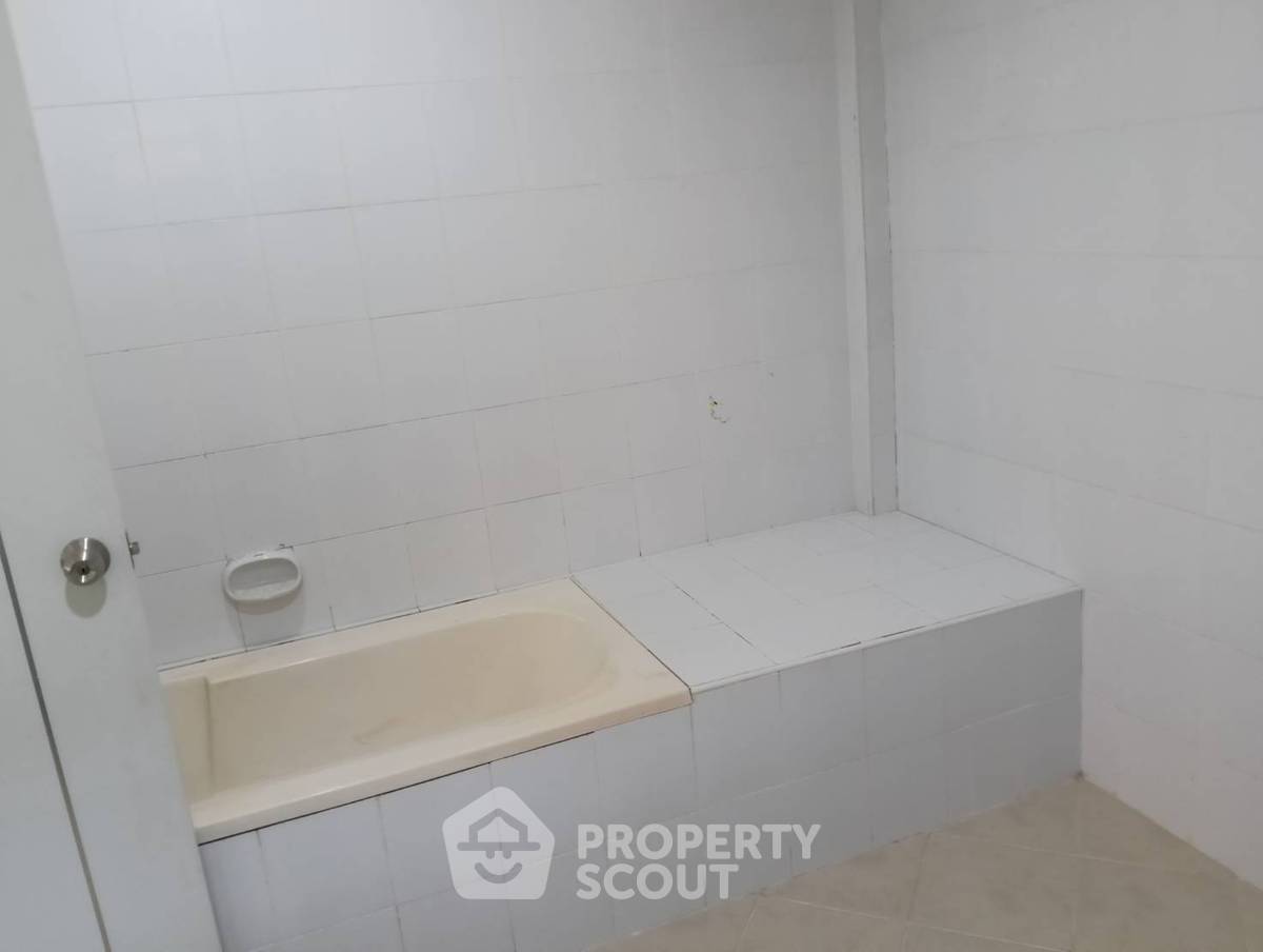 picture 2-BR House close to Pattaya South (ID 2023320) - 12/20