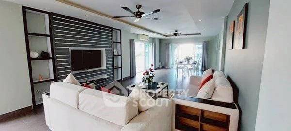 picture 1-BR Condo at Tudor Court close to Phratamnak (ID 2103085) - 2/15