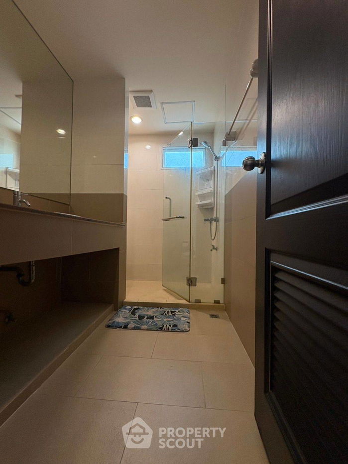picture 2-BR Condo at The Amethyst Sukhumvit 39 near BTS Phrom Phong (ID 2100830) - 14/17