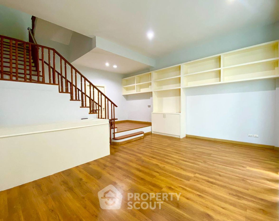 รูป ทาวน์เฮาท์ 3-ห้องนอน ที่ บ้านกลางเมือง มอนติ-คาร์โล ใน ลาดยาว (ID 2294599) - รูปที่ 22/38