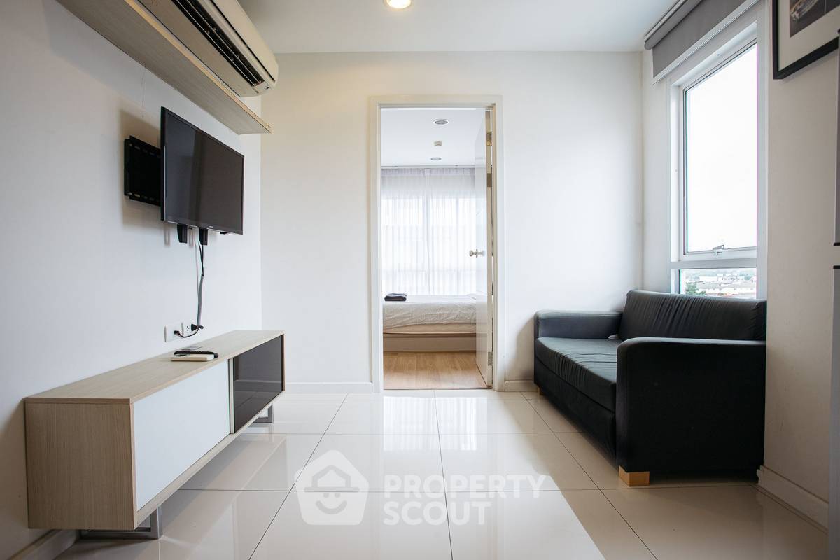 picture 2-BR Condo at Vio Khaerai near MRT Bang Krasor (ID 1894543) - 10/26