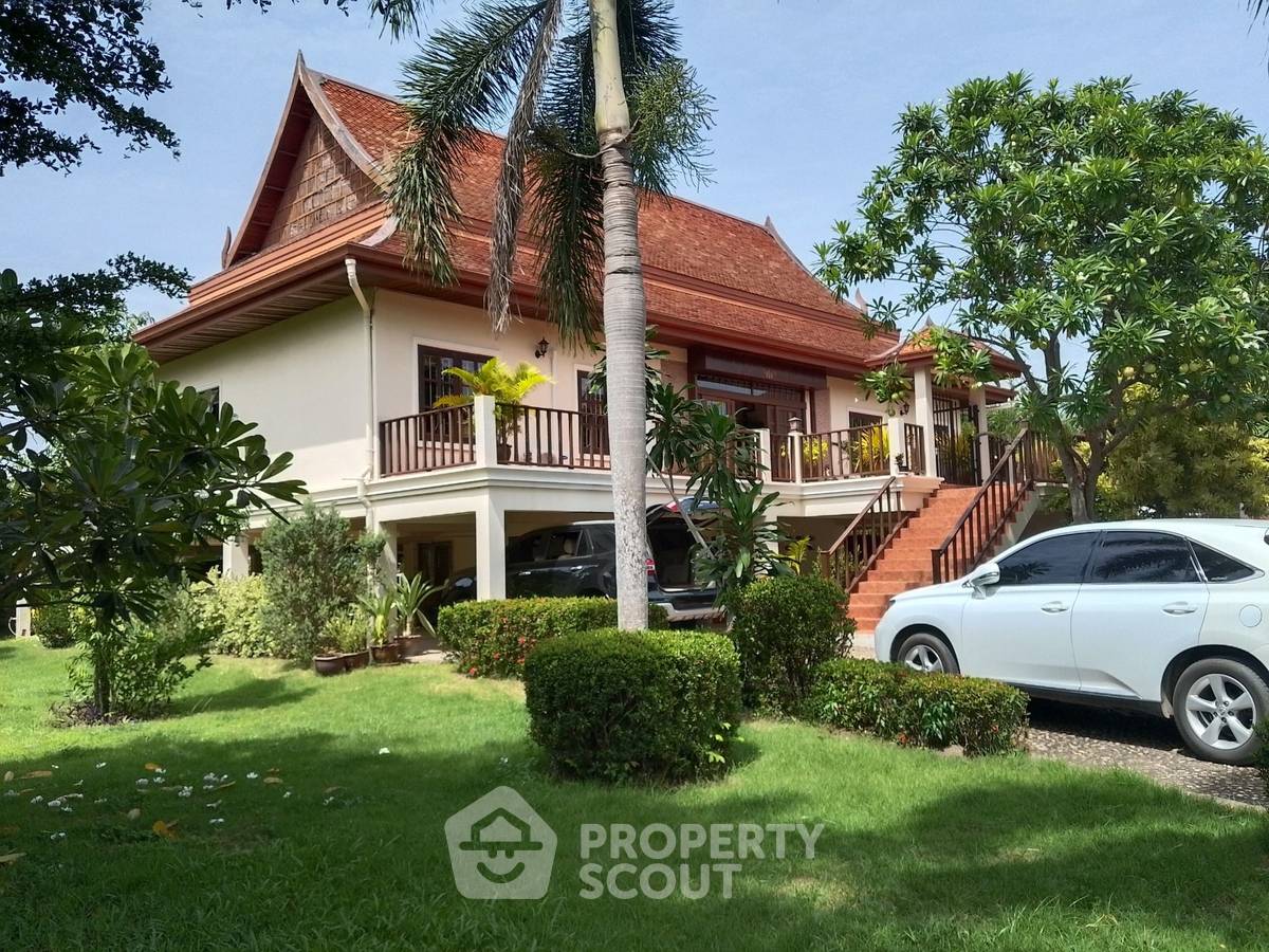 picture 3-BR Villa close to Huai Yai (ID 2146445) - 1/18