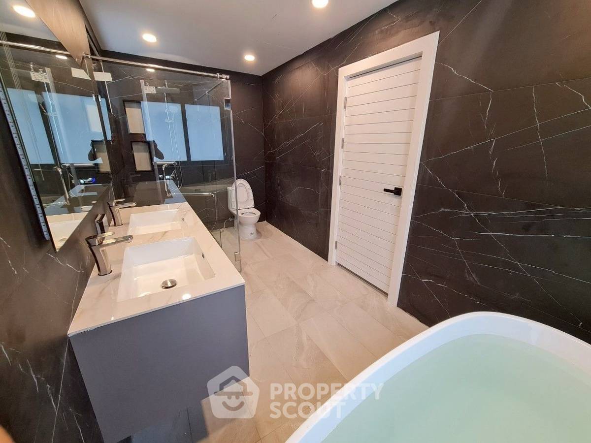 รูป วิลล่า 4-ห้องนอน ที่ ฮอร์สชู พ้อยท์ ใน โป่ง (ID 2109876) - รูปที่ 6/19