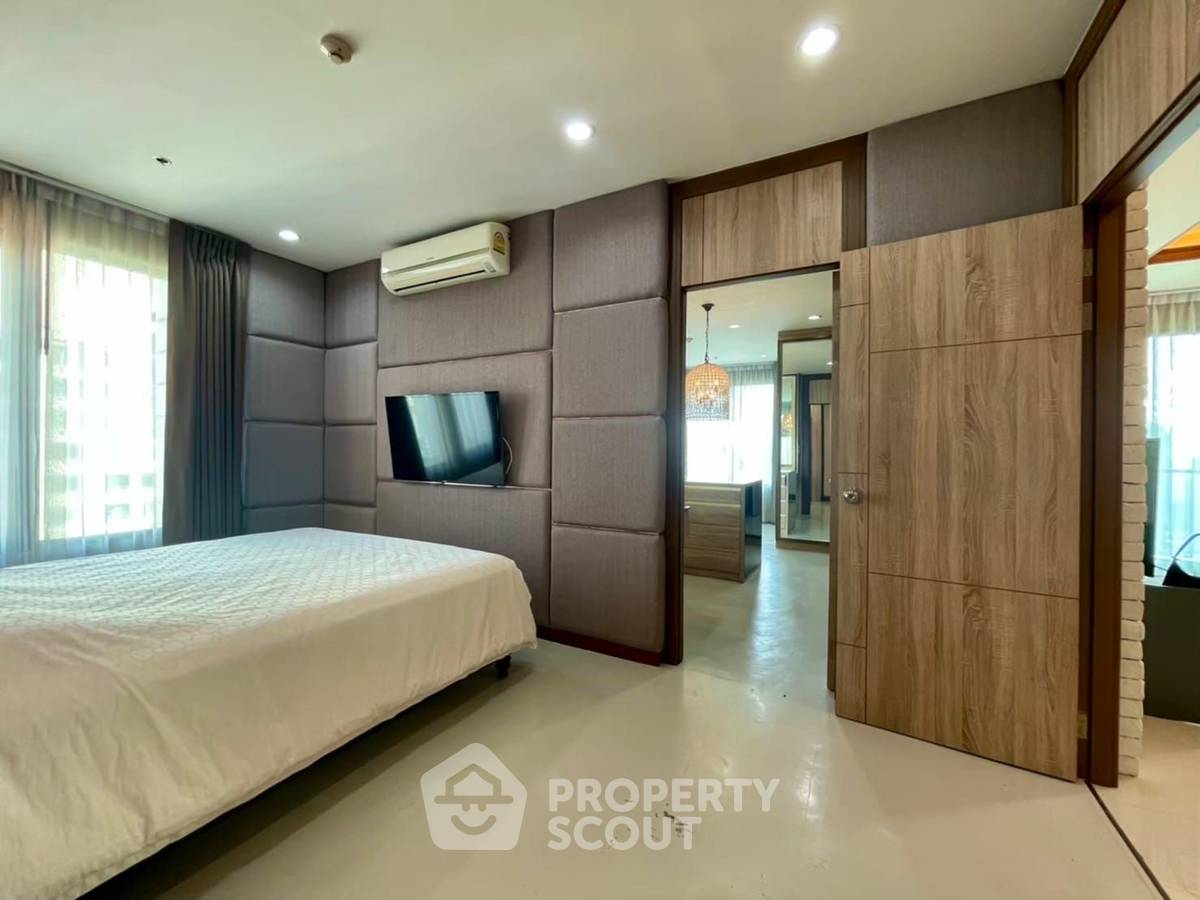 picture 3-BR Condo at Villa Asoke near MRT Phetchaburi (ID 924330) - 7/16