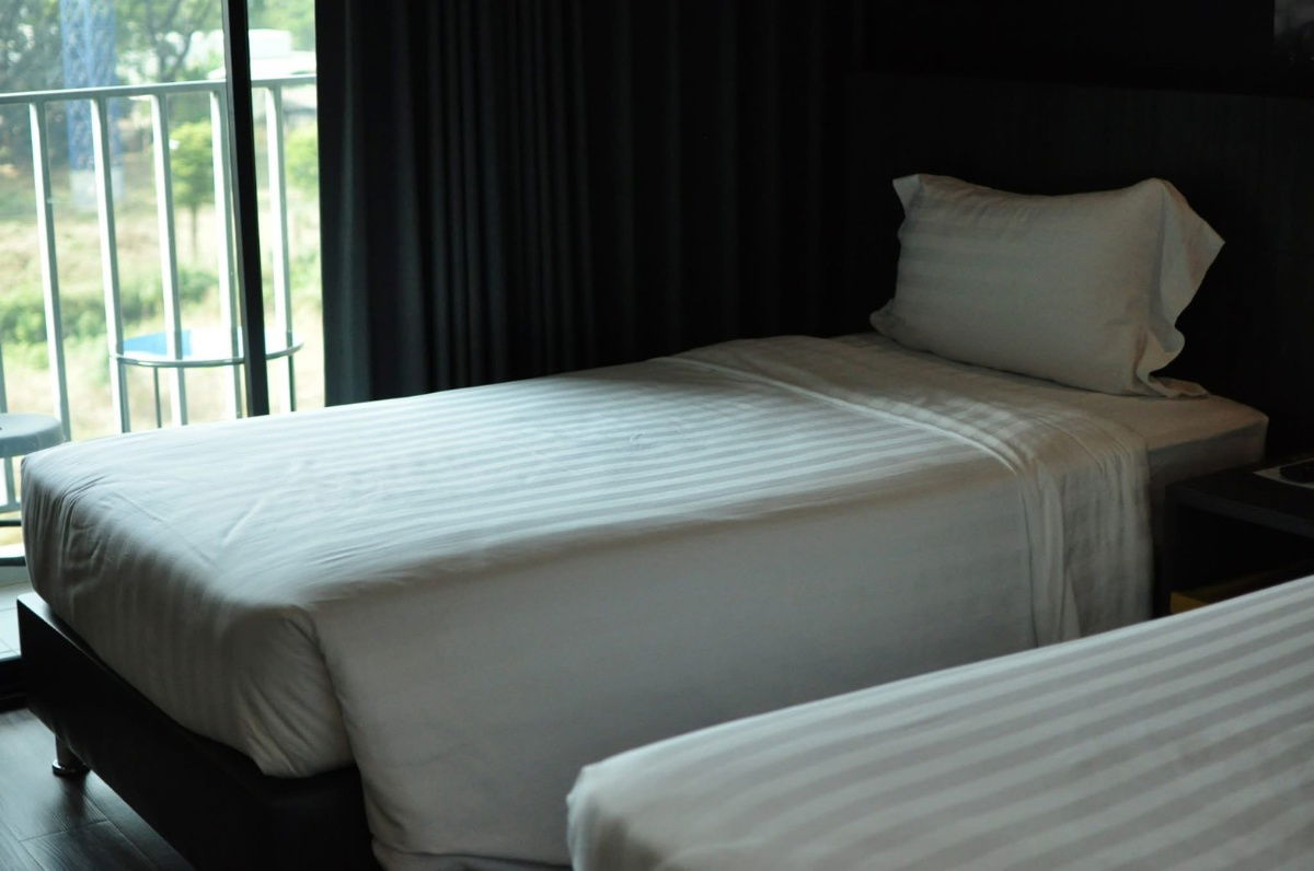 picture Hotel near Chiang Mai airport is for sale  - 2/5