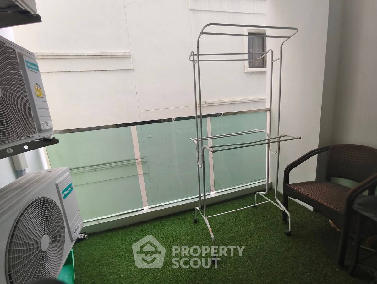 picture 2-BR Condo at Park Royal 3 Condominium close to Phratamnak (ID 2292786) - 6/7