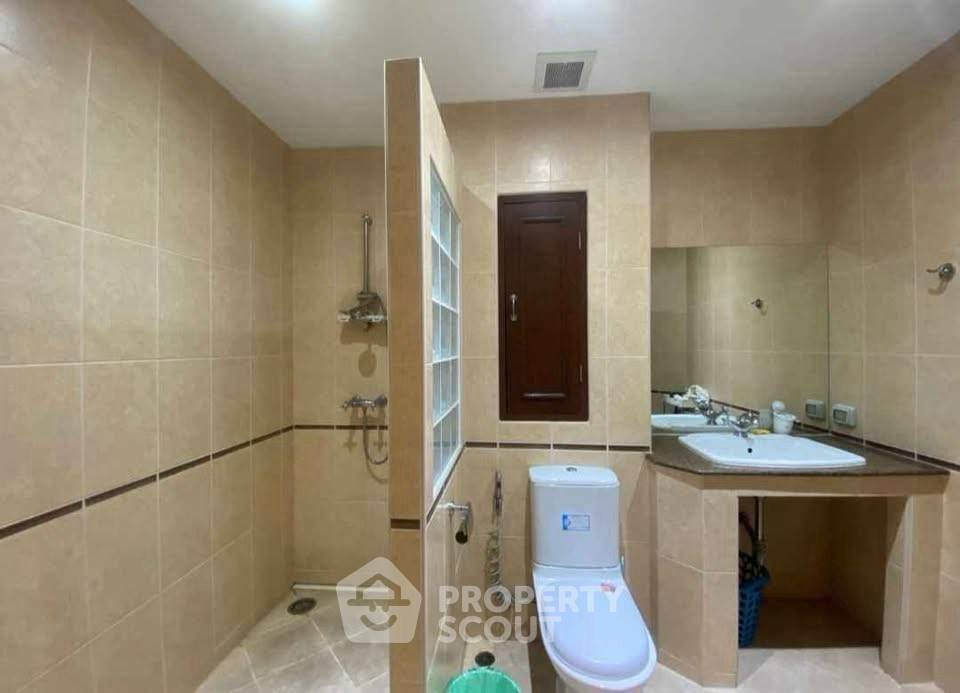 picture 2-BR Condo at Nordic Park Hill close to Phratamnak (ID 2285493) - 6/12